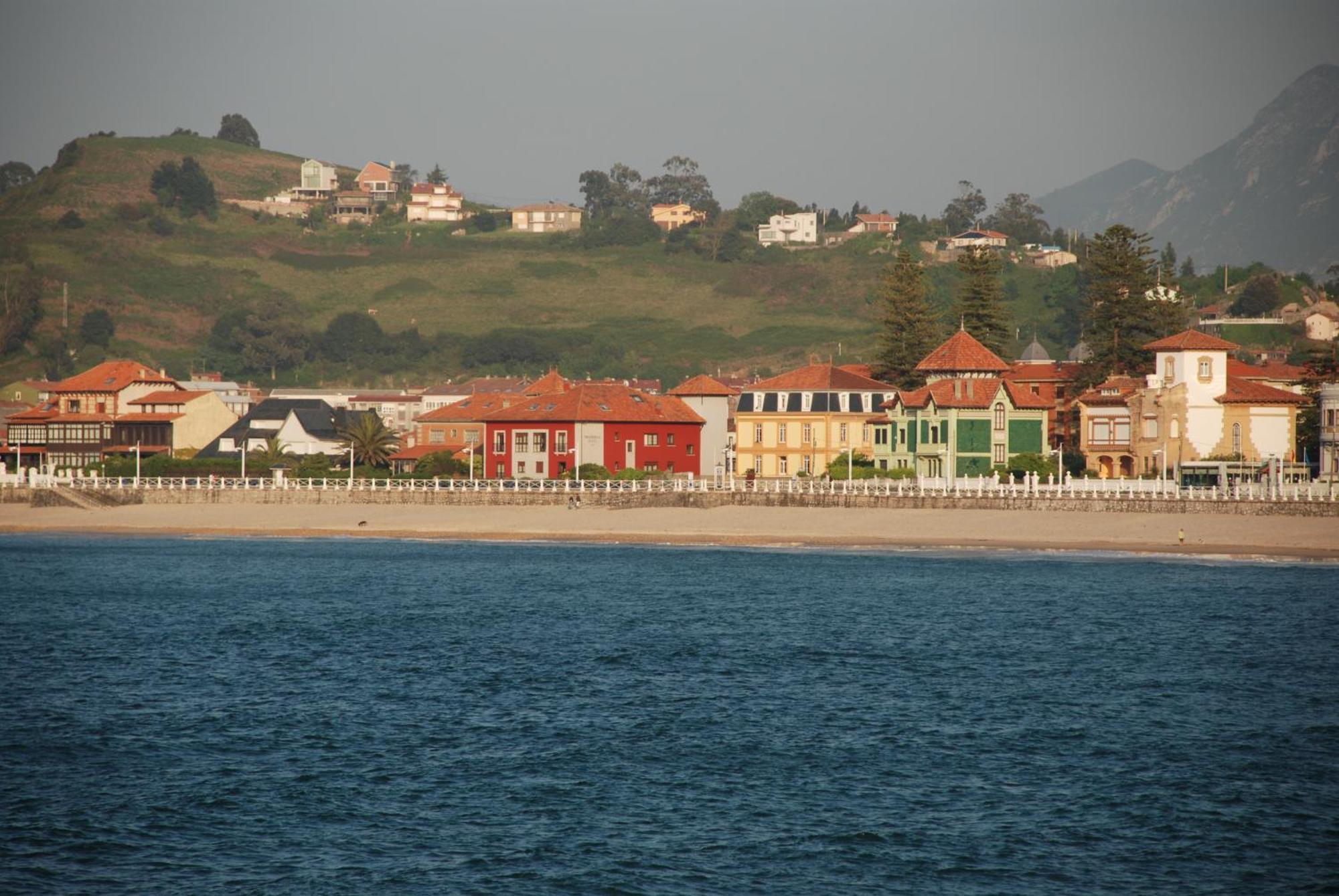 Hotel Ribadesella Playa Bagian luar foto